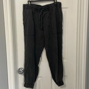 GAP Gray Elastic Waist pants, gathered bottoms, size L. Bundle & Save!!